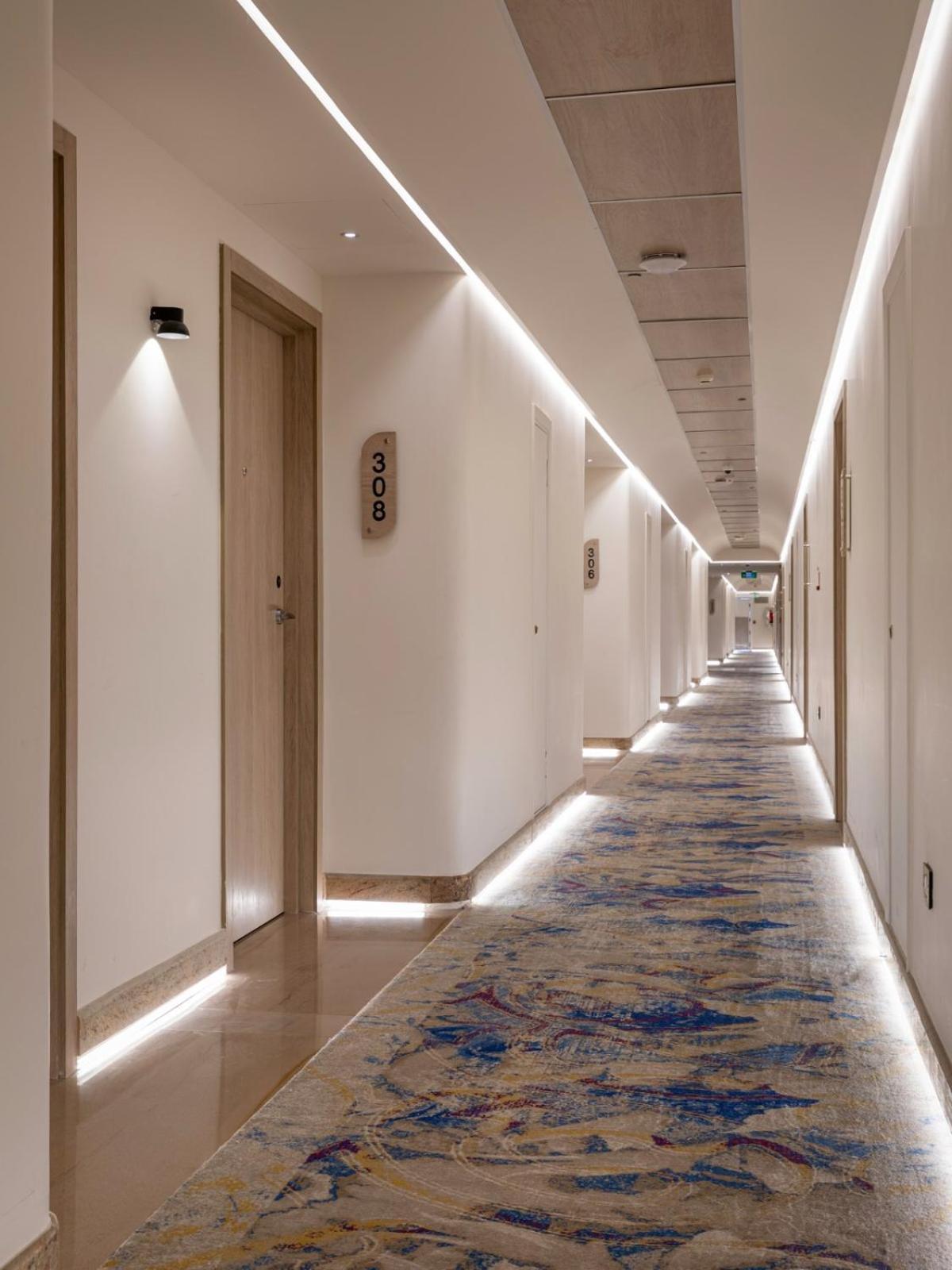 אלכסנדריה Mirage Hotel & Conference Center מראה חיצוני תמונה A corridor at the hotel