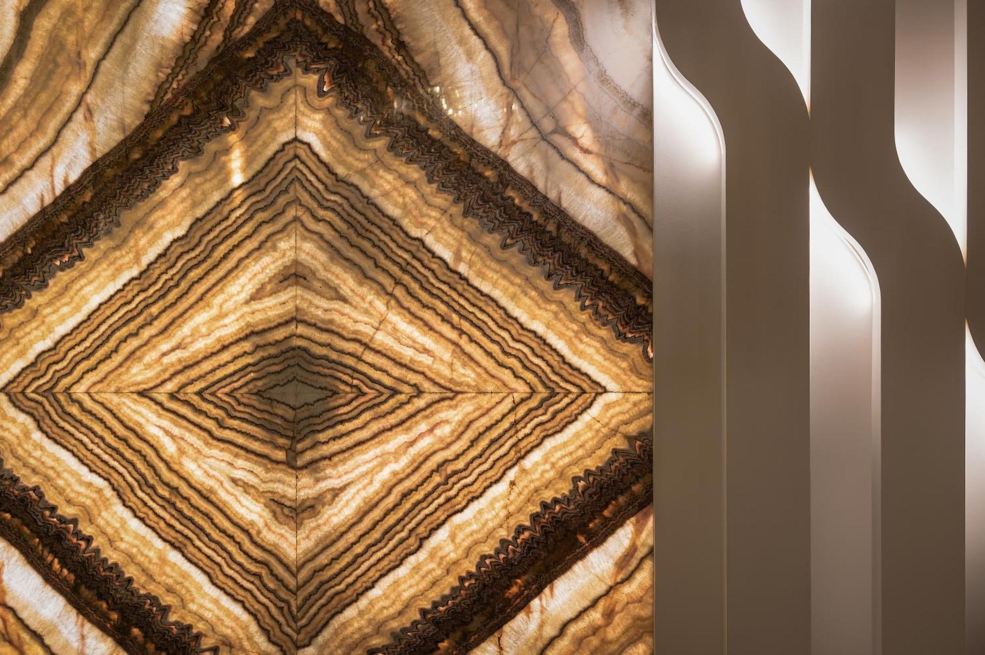 אלכסנדריה Mirage Hotel & Conference Center מראה חיצוני תמונה A backlit onyx panel